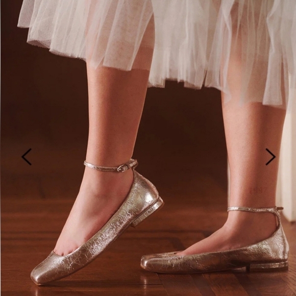 🔹️Dolce Vita🔹️ Ashya Silver Ankle Strap Ballet Flats - Picture 3 of 9